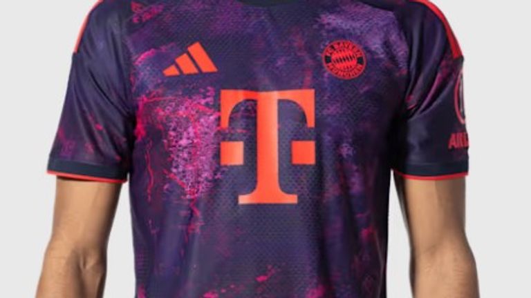 FC BAYERN MÜNCHEN: CL-Trikot || 100 € + 20 € Spielername + 5 € CL-Logo = Gesamtpreis: 125 € (Quelle: fcbayern.com)