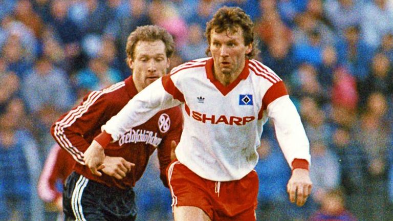 BENNO MÖHLMANN (r.): Spielte beim HSV von 1987 bis 1989 und bei Werder von 1978 bis 1987