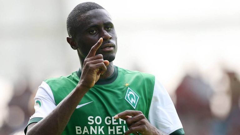 BOUBACAR SANOGO: Spielte beim HSV von 2006 bis 2007 und bei Werder von 2007 bis 2009	