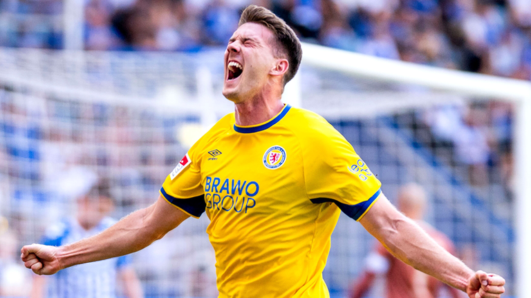 Florian Flick bejubelt seinen Treffer bei Braunschweigs 6:1-Sieg. Am Freitag, den 14. August trifft Braunschweig auf Bochum. 
