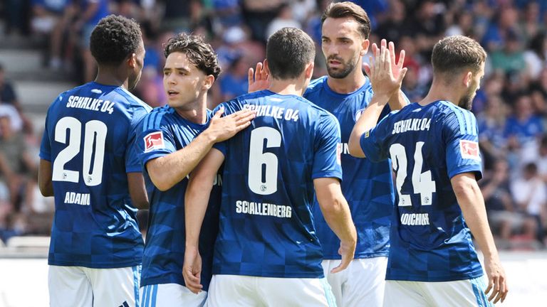 Der FC Schalke 04 greift in der neuen Saison in der Bundesliga an.