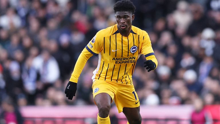 Platz 8: Carlos Baleba wechselt für 76 Millionen Euro von Brighton and Hove Albion zu Manchester United.