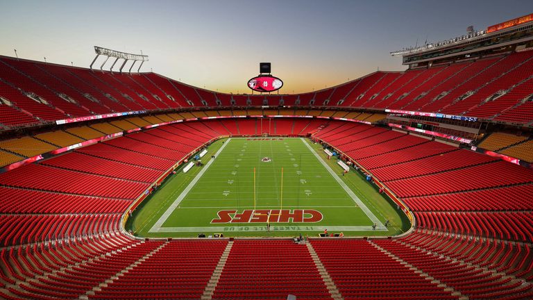 Kansas City Chiefs – GEHA Field at Arrowhead Stadium, Kapazität: 76.416)