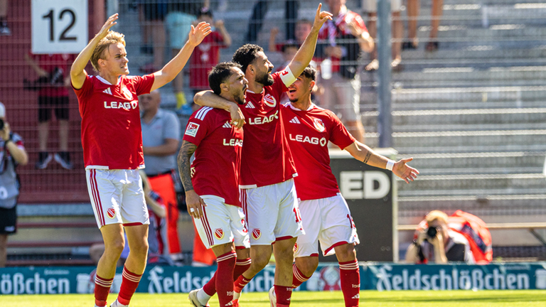 Cottbus schlug am vergangenen Wochenende Hannover mit 3:1 und trifft heute auf Arminia Bielefeld. 