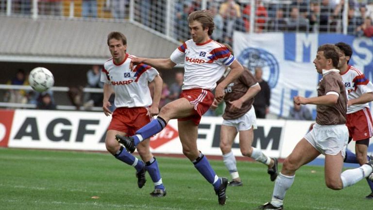 DIETMAR BEIERSDORFER (M): Spielte beim HSV von 1986 bis 1992 und bei Werder von 1992 bis 1996