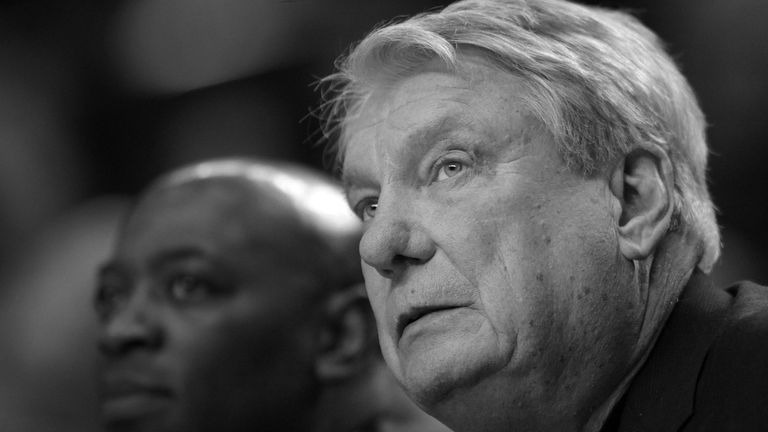 Don Nelson, Dirk Nowitzkis erster NBA-Trainer, ist im Alter von 86 Jahren verstorben.