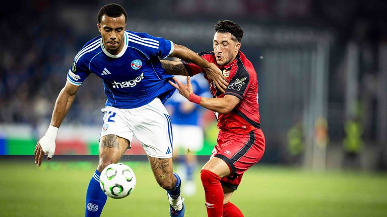 Bayer Leverkusen einigt sich mit Straßburg auf Guela Doue (l.).