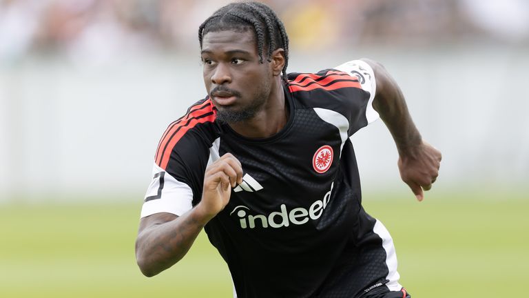 Junior Dina Ebimbe wechselt zu Schalke 04.