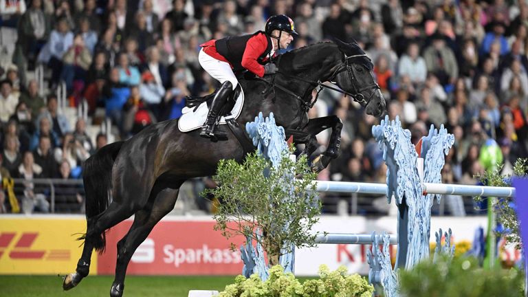Die deutschen Springreiter um Marcus Ehning gewinnen bei der Heim-WM in Aachen den Titel.
