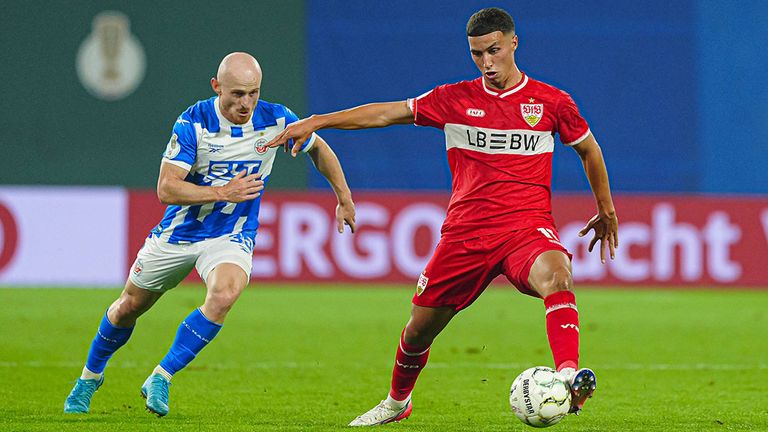 Bilal El Khannouss (r.) vom VfB Stuttgart ist ein begehrter Mann.