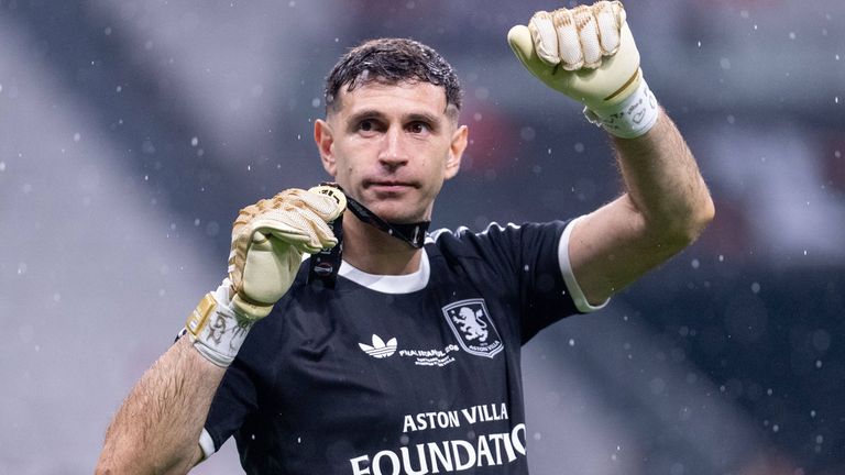 Emiliano Martinez wechselt innerhalb der Premier League von Aston Villa zum FC Chelsea.
