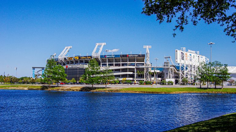Jacksonville Jaguars – EverBank Stadium, Kapazität: 67.814 (wegen Renovierungsmaßnahmen in der neuen Saison reduziert auf 42.507)