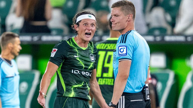 Fabian Reese und Zweitliga-Topfavorit VfL Wolfsburg kommen beim Saisonauftakt gegen den 1. FC Kaiserslautern nicht über ein Remis hinaus.