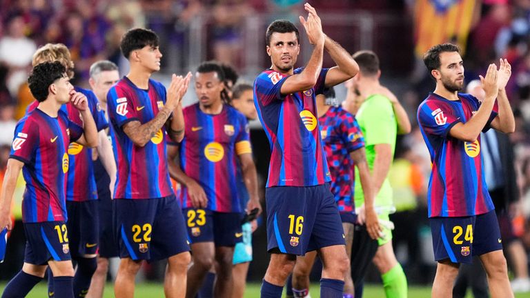 Rodri (vorne) und der FC Barcelona besiegen Athletic Bilbao.