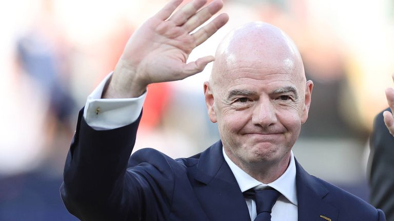 FIFA-Präsident Gianni Infantino erhält Unterstützung aus Südamerika.