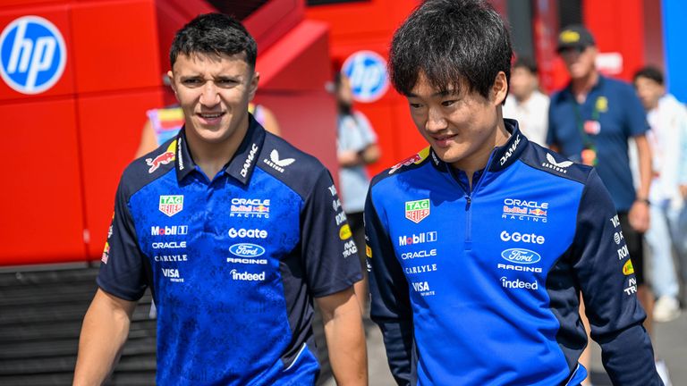 Isack Hadjar (l.) fällt wohl für den GP der Niederlande aus. Testfahrer Yuki Tsunoda könnte daher sein F1-Comeback geben. 