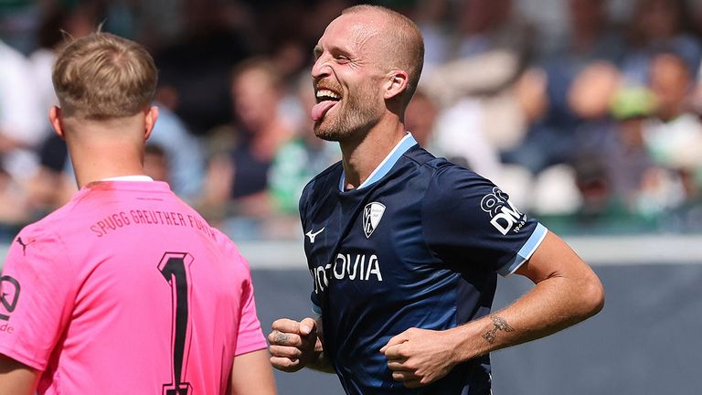 Philipp Hofmann bejubelt sein Tor für den VfL Bochum.
