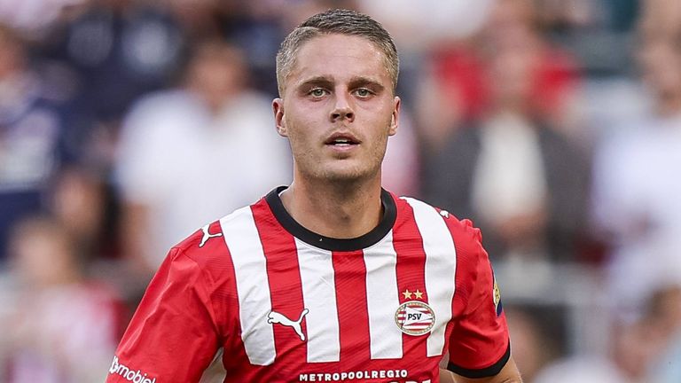 Joey Veerman steht kurz vor einem Wechsel von der PSV zum BVB. 