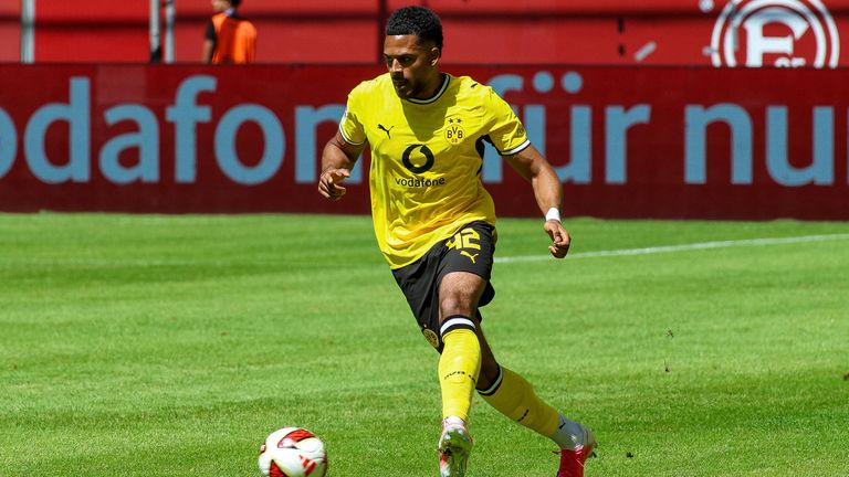 Almugera Kabar verlässt den BVB per Leihe.