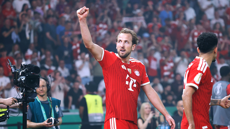 Harry Kane vom FC Bayern bekommt den Golden Shoe 2026 verliehen. Live im kostenlosen Stream auf skysport.de. 