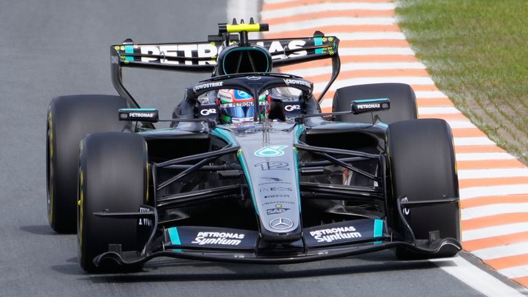 Kimi Antonelli fährt in seinem Mercedes die Bestzeit im ersten und einzigen Freien Training beim GP der Niederlande. 