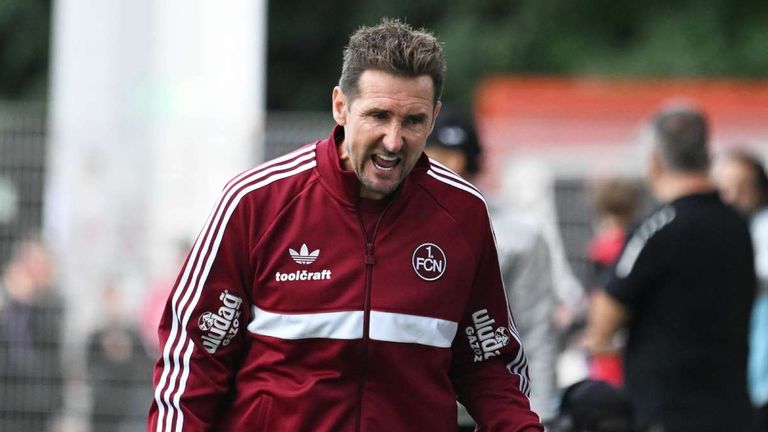 Lange sah es nach einem knappen Sieg aus: Doch der 1. FC Nürnberg und Trainer Miroslav Klose scheiterten in der 1. Runde des DFB-Pokals.