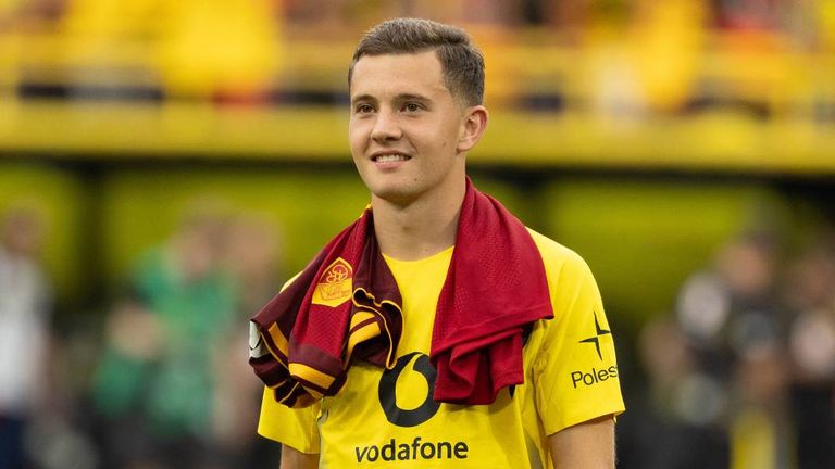 KONSTANTINOS KARETSAS: Der 18-jährige Grieche wechselte von KRC Genk in die Bundesliga zu Borussia Dortmund.