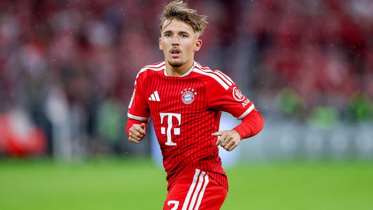 Lennart Karl feiert beim Bundesliga-Auftaktsieg des FC Bayern gegen Stuttgart ein Kurz-Comeback nach seiner Oberschenkelverletzung.