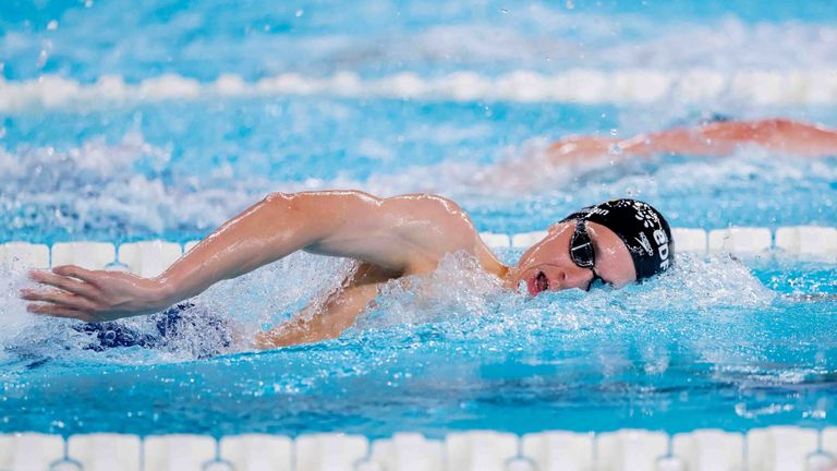 Johannes Liebmann bricht den Weltrekord über 1500 Meter.