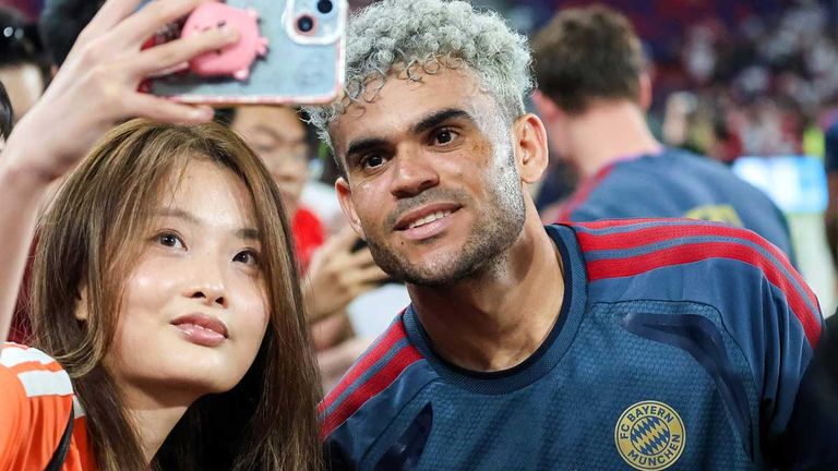 Luis Diaz und die anderen Stars wurden auf der Asien-Tour des FC Bayern von den Fans gefeiert.