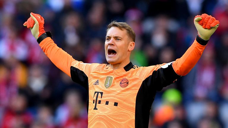 Manuel Neuer bricht mit dem Eröffnungsspiel der Bundesliga gegen den VfB Stuttgart gleich mehrere Rekorde.