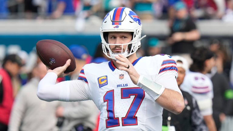 Josh Allen, der Quarterback der Buffalo Bills beeindruckt mit seiner Gräße von 196 cm und seine vielseitige Stärken im Spiel.