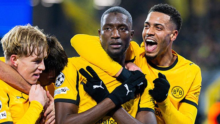 BVB-Star Felix Nmecha (r.) weckt weiter Begehrlichkeiten.