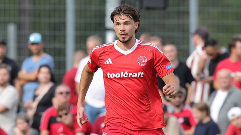 Fynn Otto geht als Stamm-Verteidiger des 1. FC Nürnberg in die neue Saison.