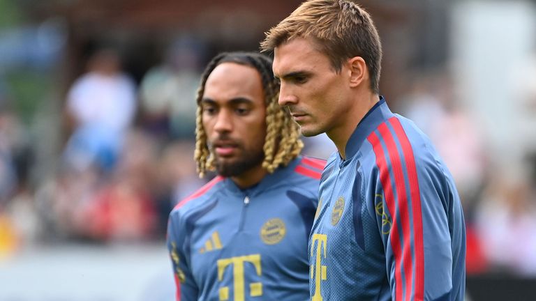 Joao Palhinha (re.) und Sacha Boey spielen beim FC Bayern keine Rolle mehr.