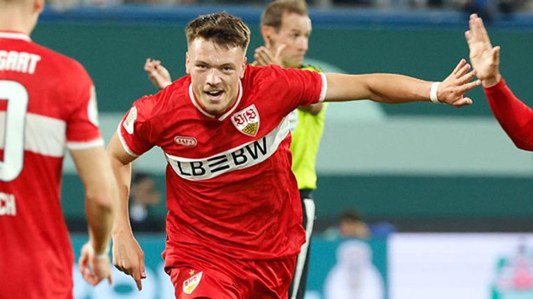 Dzenan Pejcinovic bejubelt eines seiner drei Tore für den VfB Stuttgart.