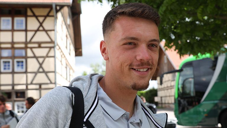Dzenan Pejcinovic verlässt den VfL Wolfsburg und schließt sich dem VfB Stuttgart.
