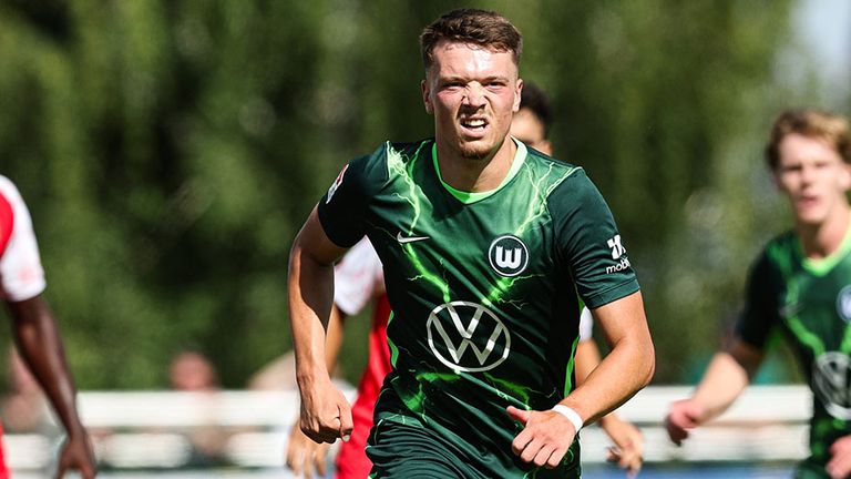 Dzenan Pejcinovic vom VfL Wolfsburg ist in diesem Sommer ein begehrter Stürmer.