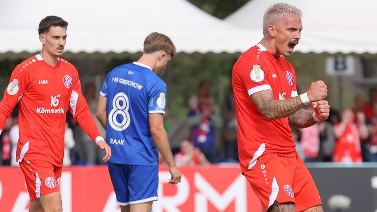 Phillip TIetz (r.) präsentiert sich toller Frühform beim FSV Mainz 05. 