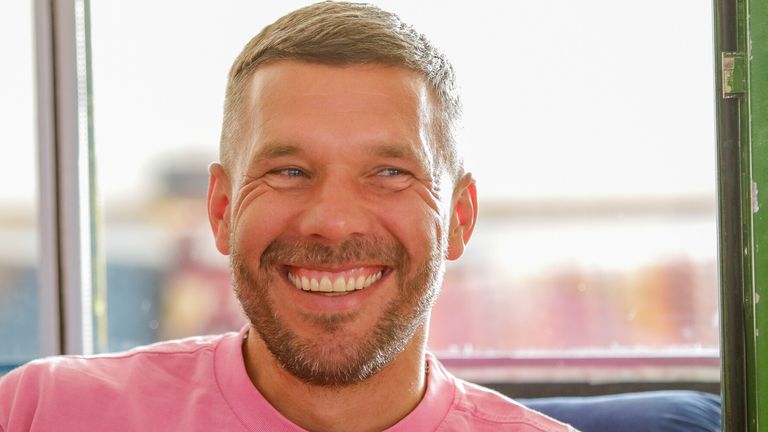 Lukas Podolski rief Trikotnummer-Nachfolger Said El Mala nach dessen Verlängerung beim 1. FC Köln persönlich an.