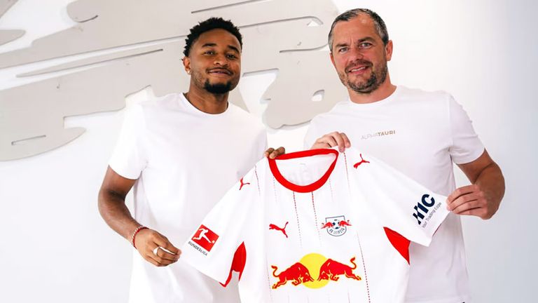 Christopher Nkunku (l.) ist zurück in der Bundesliga - Quelle: RB Leipzig.