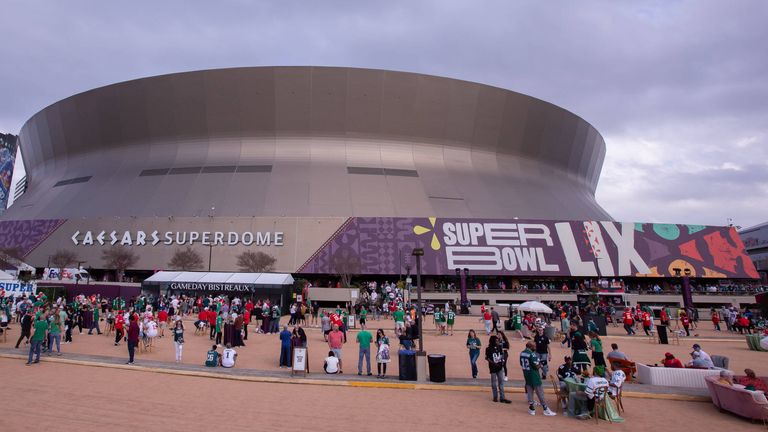 New Orleans Saints – Caesars Superdome, Kapazität: 73.208