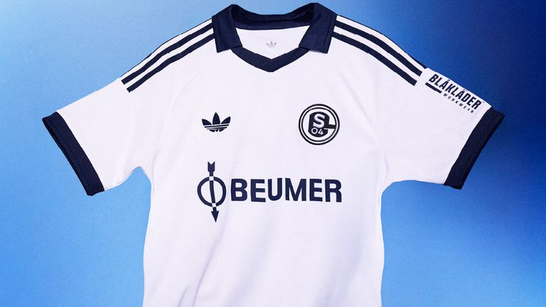 FC SCHALKE 04: Auswärtstrikot || 99,95€ + 12,95€ Spielername + 4€ Liga-Logo = Gesamtpreis: 116,90€ (Quelle: shop.schalke04.de)