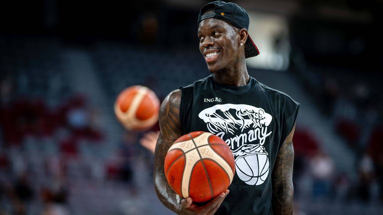 Dennis Schröder glaubt nach seinem Wechsel zu den Charlotte Hornets auf eine bessere Ausgangslage.