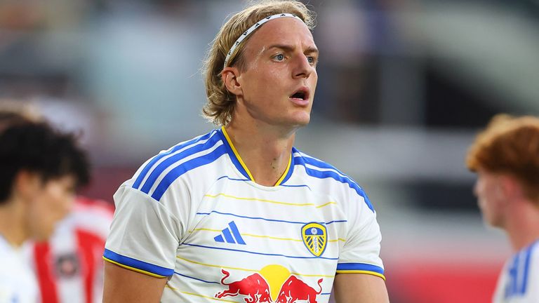 Sebastiaan Bornauw wechselt per Leihe für ein Jahr von Leeds United zum Hamburger SV.