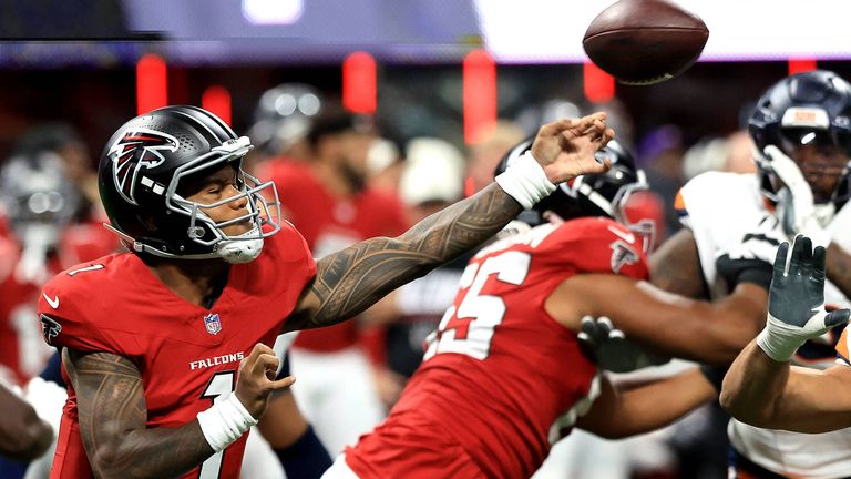 Tua Tagovaiola kann bei seinem Debüt für die Atlanta Falcons nicht wirklich überzeugen. 