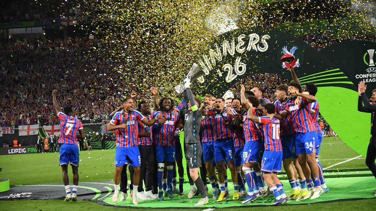 Crystal Palace bezwingt den spanischen Klub Rayo Vallecano und gewinnt die UEFA Conference League 2025/2026.