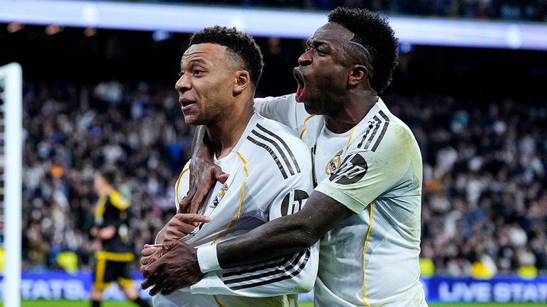 Vinicius Junior (r.) wird auch in Zukunft bei Real Madrid mit Kylian Mbappe jubeln.
