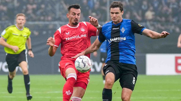 Waldhof Mannheim gegen 1. FC Kaiserslautern in der 1. Runde im DFB-Pokal