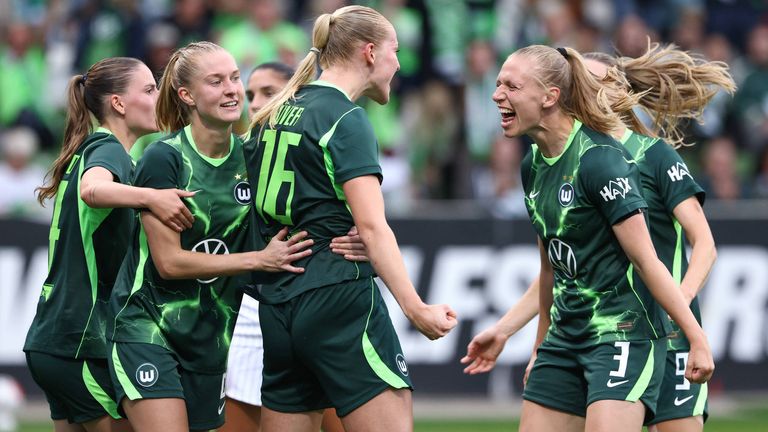 Die Frauen des VfL Wolfsburg gewinnen gegen Inter Mailand.